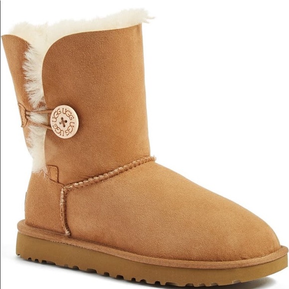 UGG Shoes - Uggs Bailey Button ll Short Boot